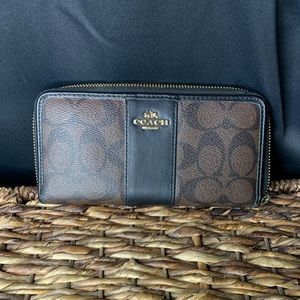 Coach wallet